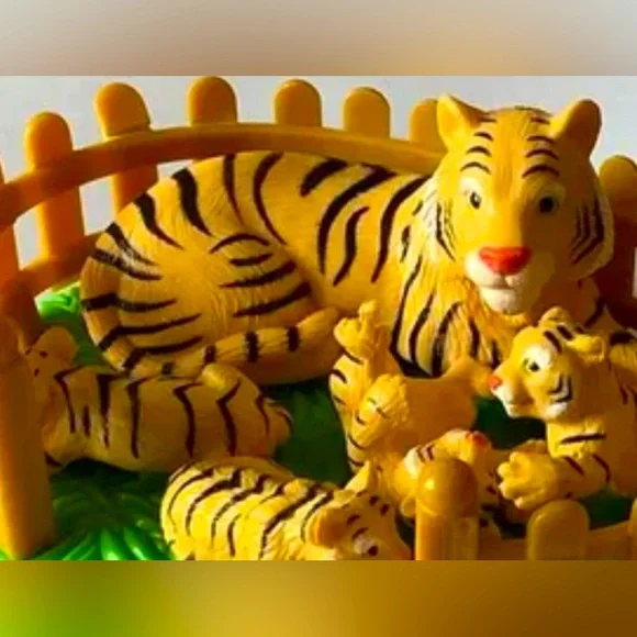 Toys 994 Meg Meg Jungle Tiger In My Pocket Family